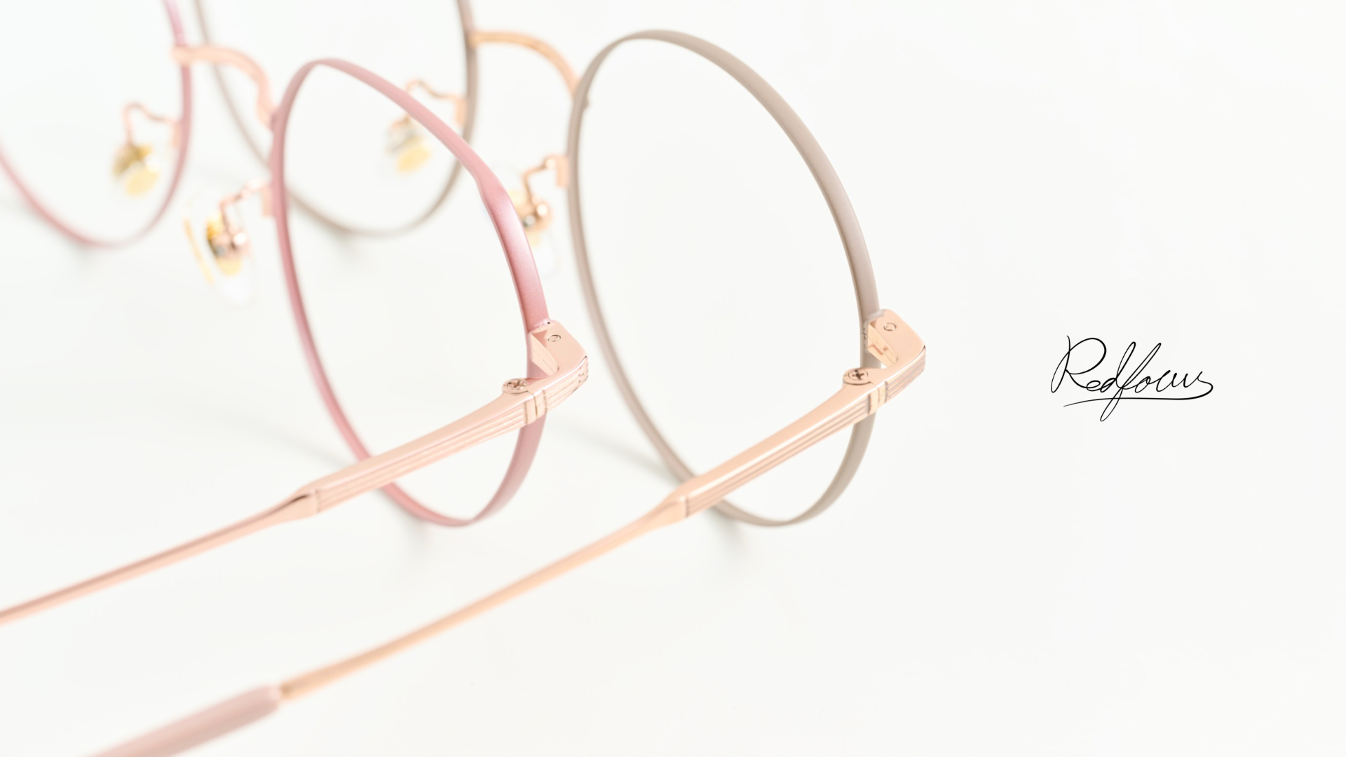 眼鏡 - 商品白底形象照 眼鏡|商品白底形象照
台南專業產品攝影|透過高質感白底拍攝,讓產品俐落線條更顯眼。